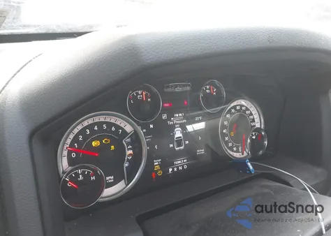 2017 Ram 1500 Big Horn 4X4 5'7 Box из США, поврежденный, VIN 3C6RR7LT6HG611001